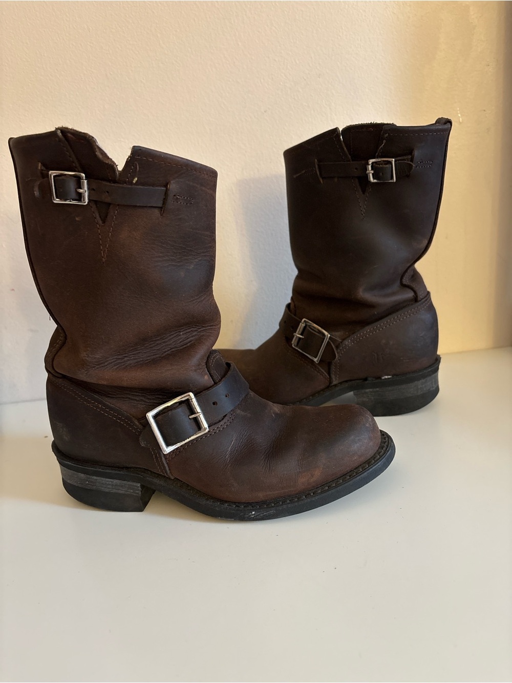 Frye Engineer Boots Brown Leather women 7 M Buckle Rubber USA Brown leather boot